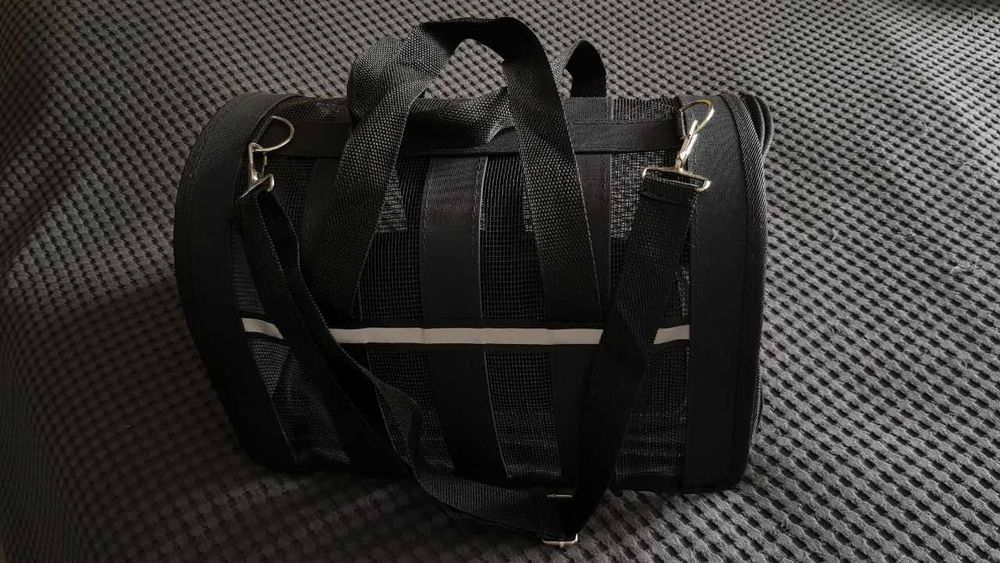 Зоотовари для котів та маленьких собак, переноска, одяг тощо