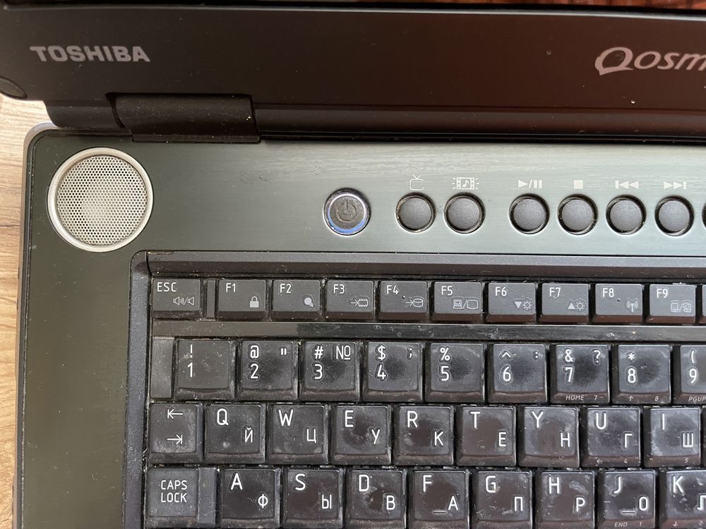 Ноутбук Toshiba Qosmio. Genuine Intel T2500