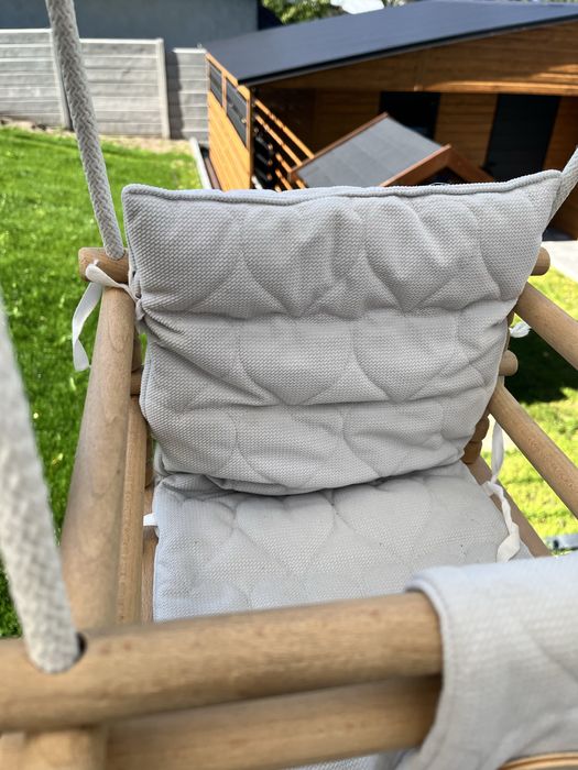Huśtawka drewniana dla dziecka