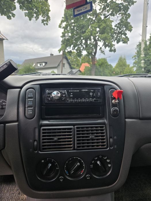 Amerykanski Ford Explorer