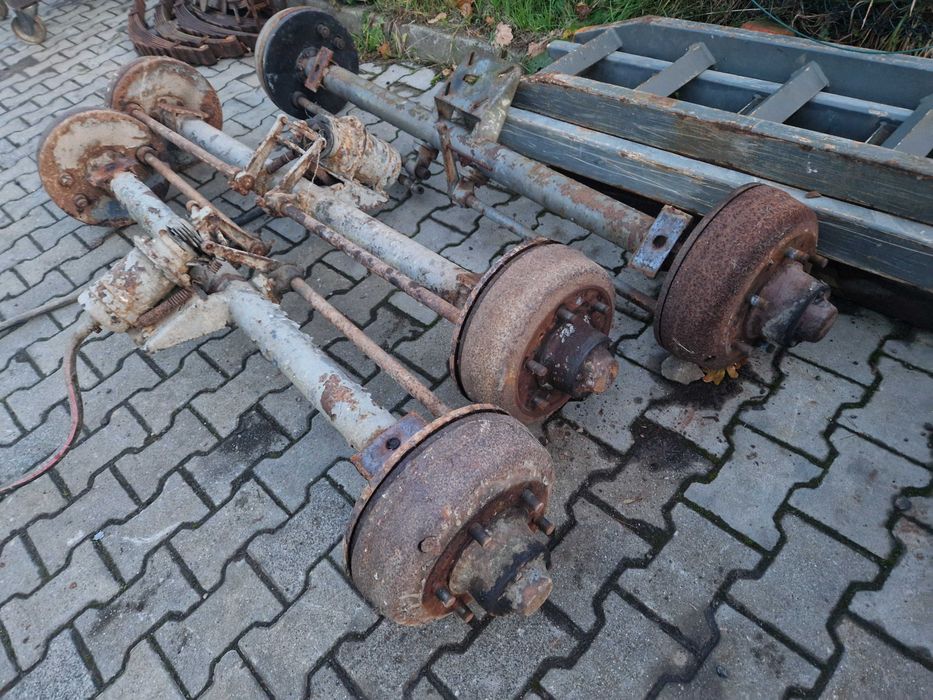 Oś do przyczepy D 47 D 46 rozrzutnika piastobęben ośka Hl 6011 HW 8011