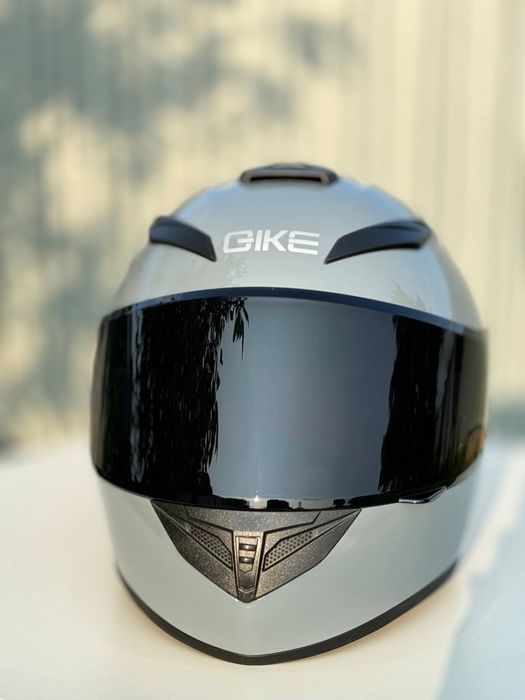 Шолом інтеграл QKE, сірий глянець (тоноване скло) 

Класичний шолом ін