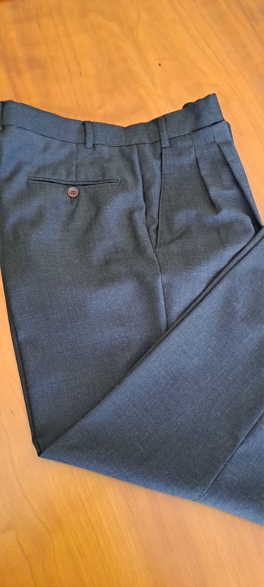 Calças homem, tamanho 44, marca Pull&Bear