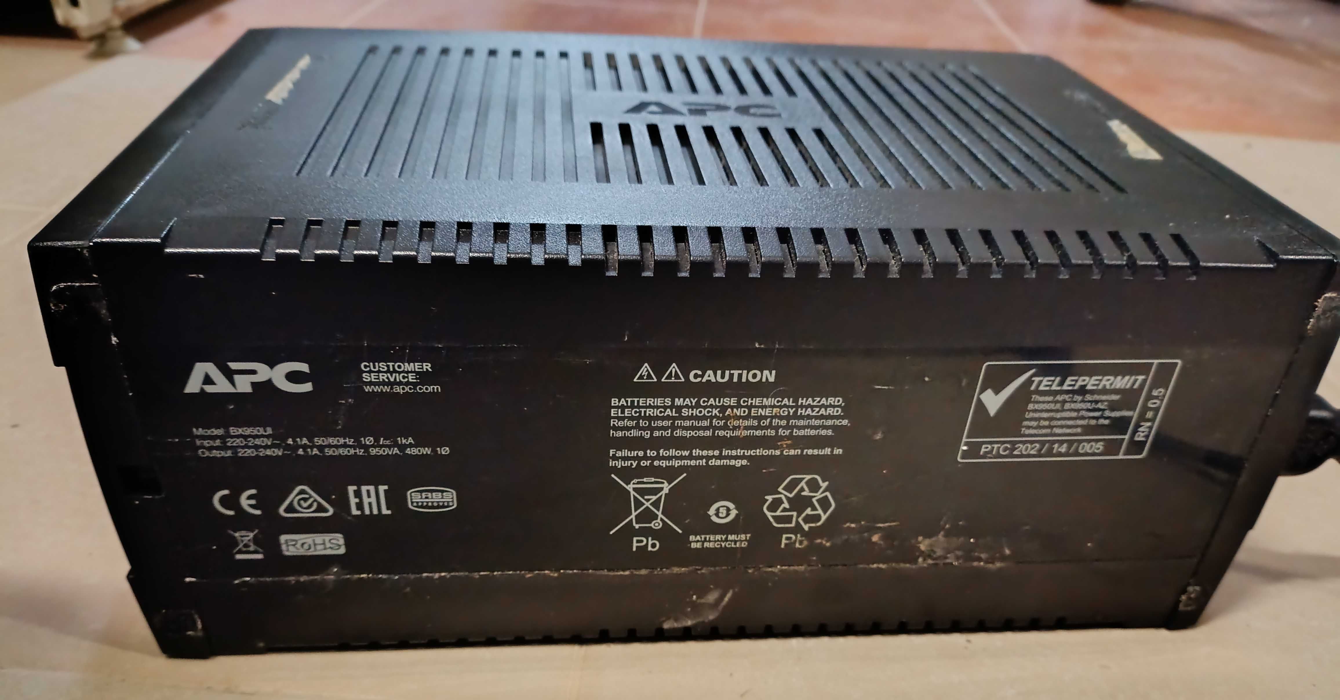 BACK UPS APC 950VA usada...
