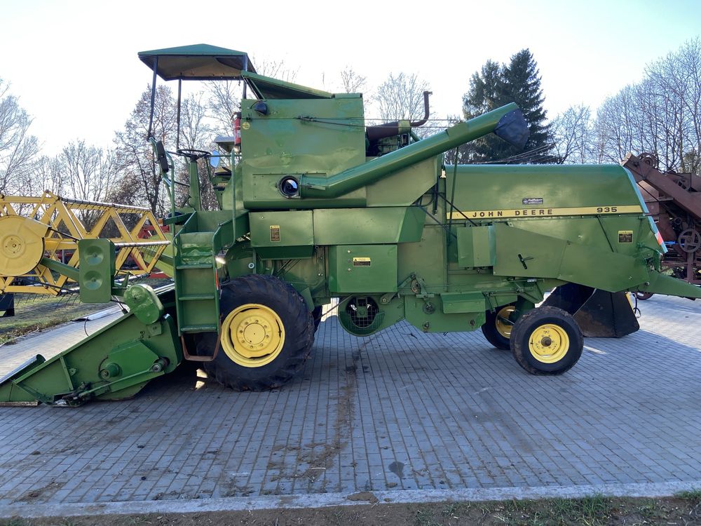 Комбайн John Deere 935