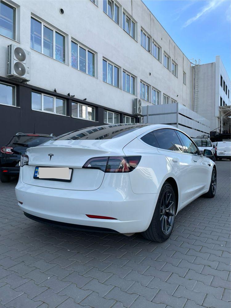 Tesla M3, Тесла модел 3