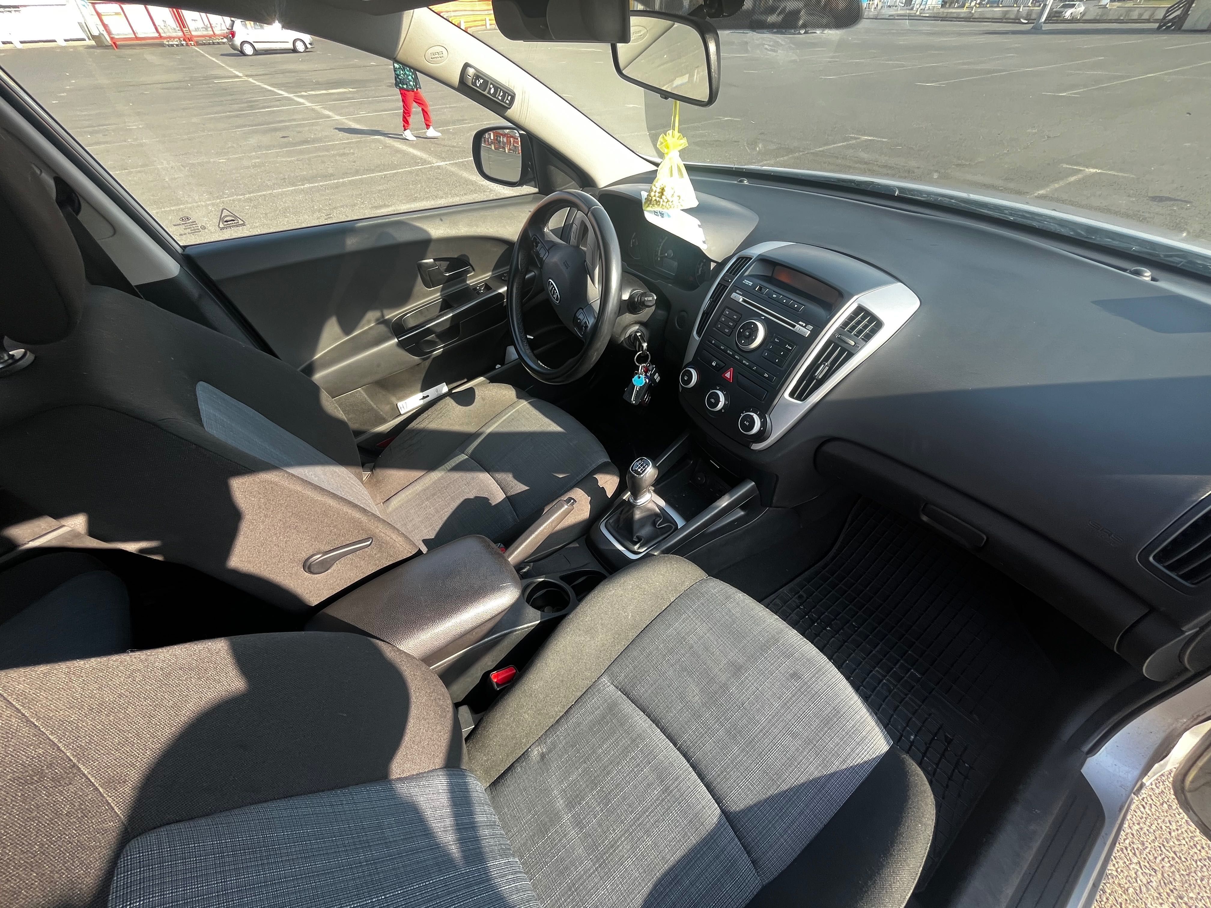 Ceed 1.6 CRDI 90KM 2009 r