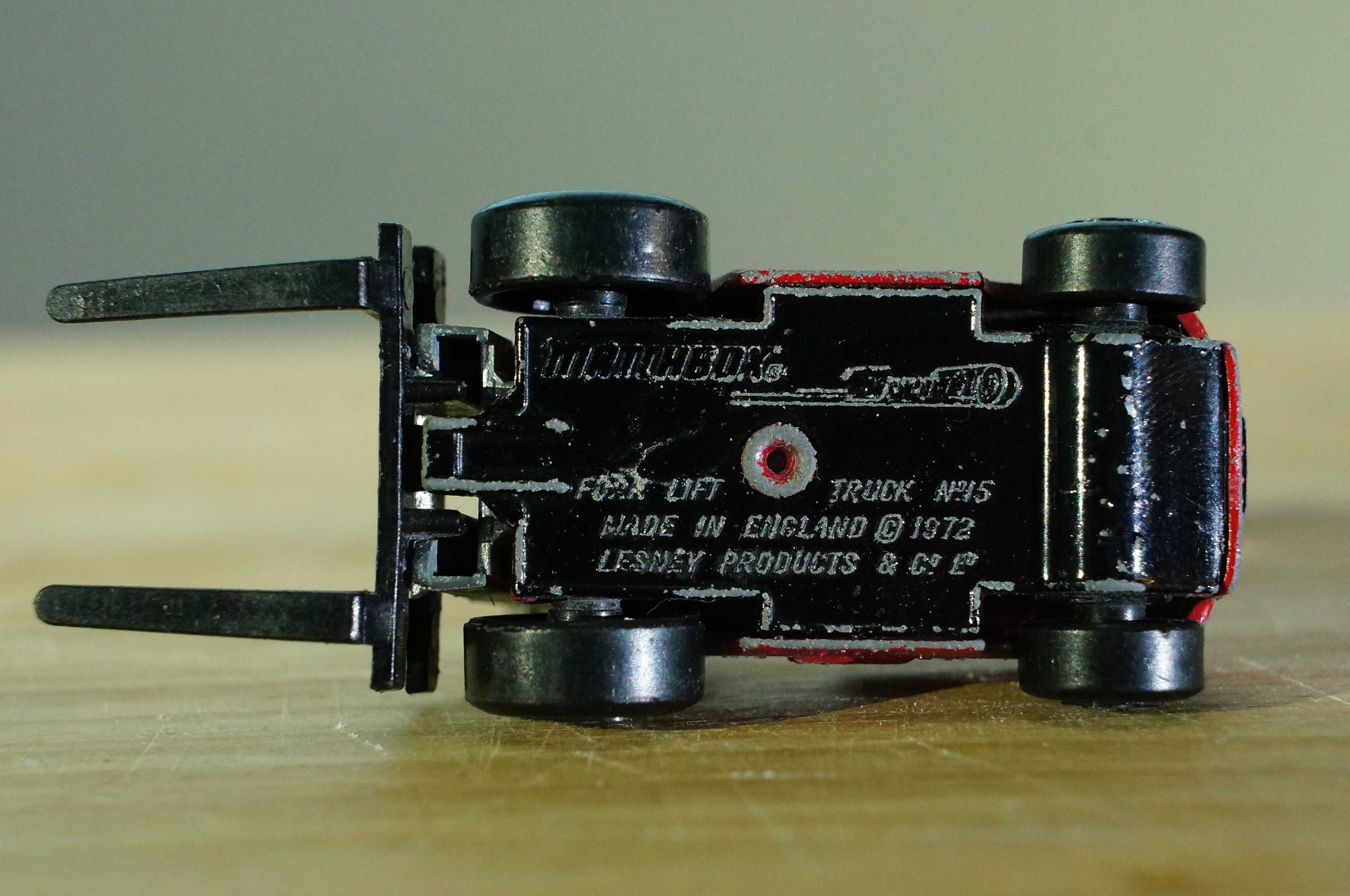 Matchbox Fork Lift Truck No.15 - wózek widłowy czerwony - 1972 England