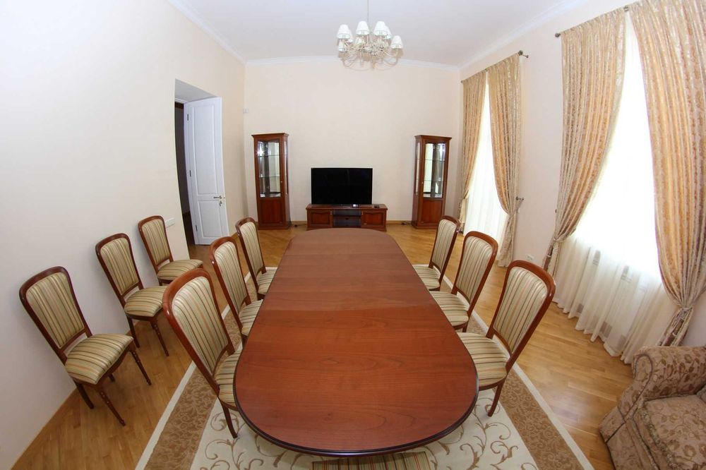 Дворівнева квартира в центрі Одеси