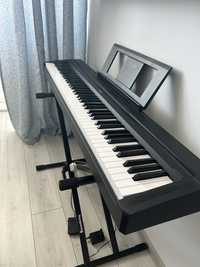Цифрове піаніно Yamaha P-45 Black + стійка SoundKing