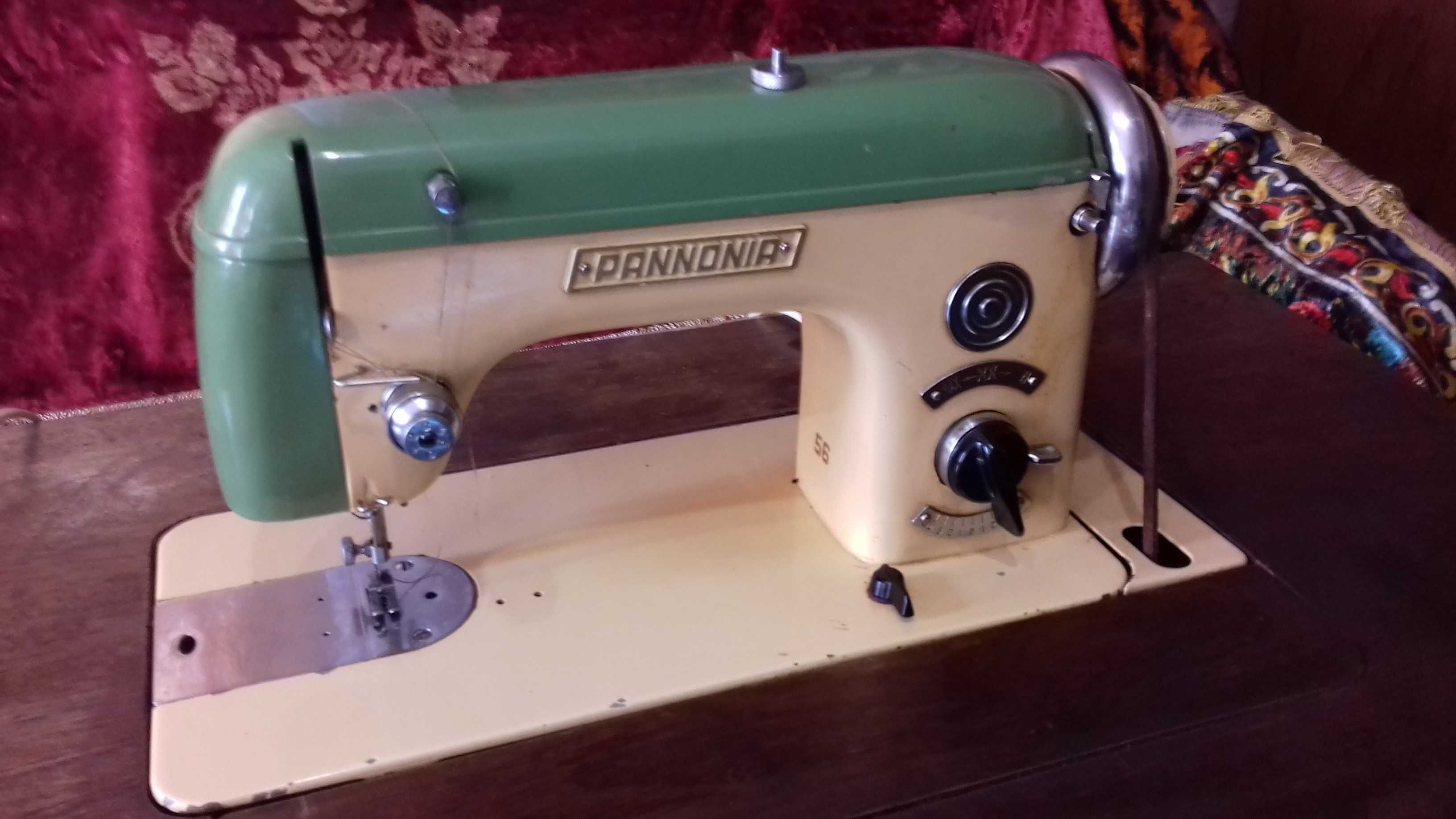 Швейна машинка PANNONIA 56