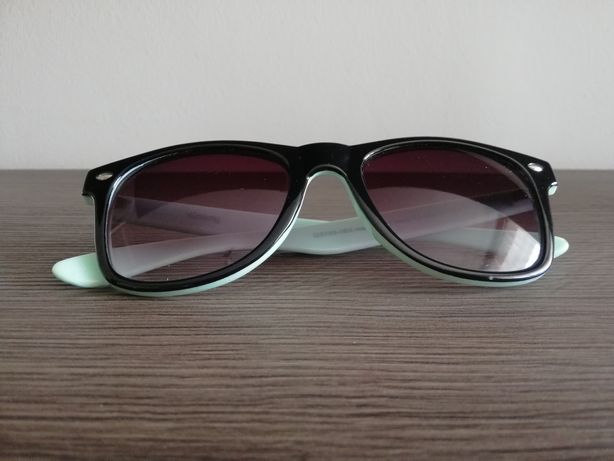 Miętowe okulary przeciwsłoneczne sinsay czarne
