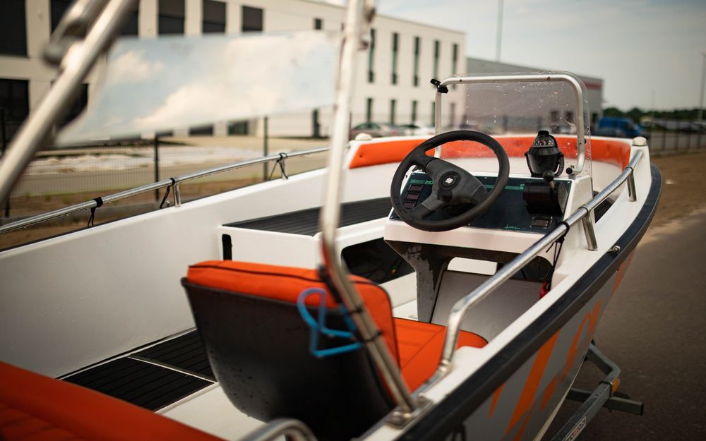 Łódź motorową elektryczna