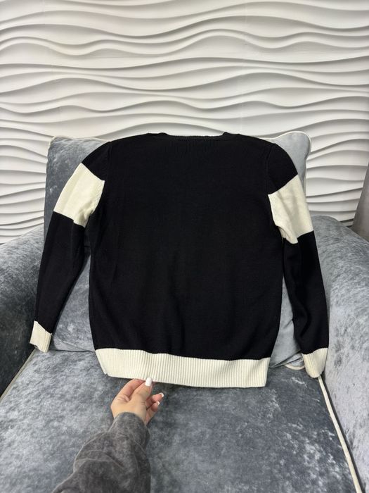 Черный с белым свитер люкс бренд