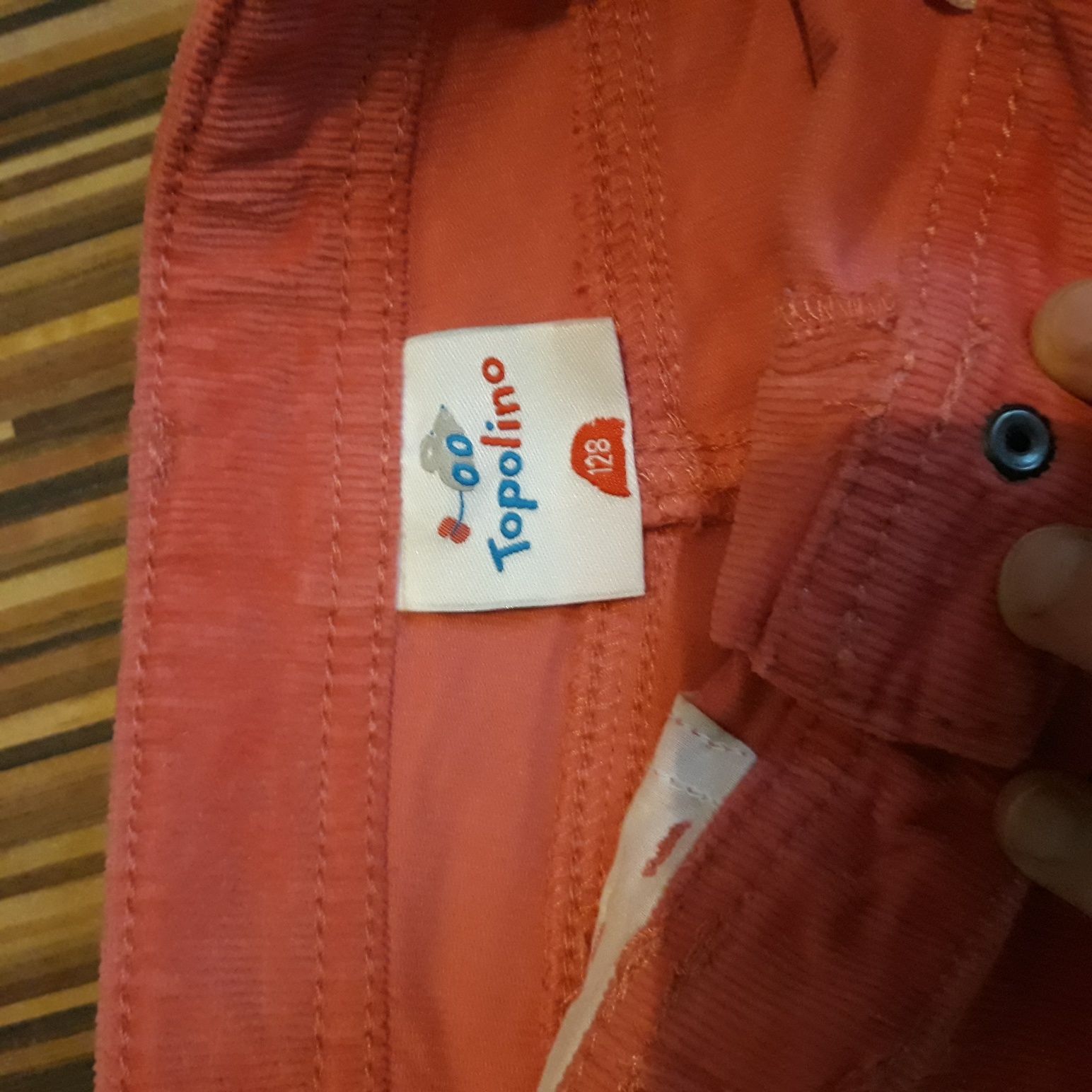 Spodnie sztruksowe rurki rozmiar 128