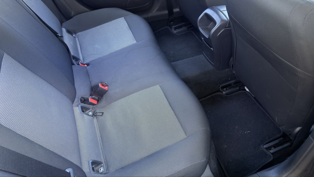 Vendo Mercedes-Benz Classe A 160, versão gasolina de 2020