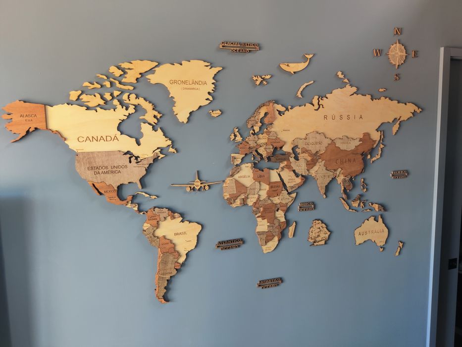 Mapa de mundo em MADEIRA. Somos fabricantes.