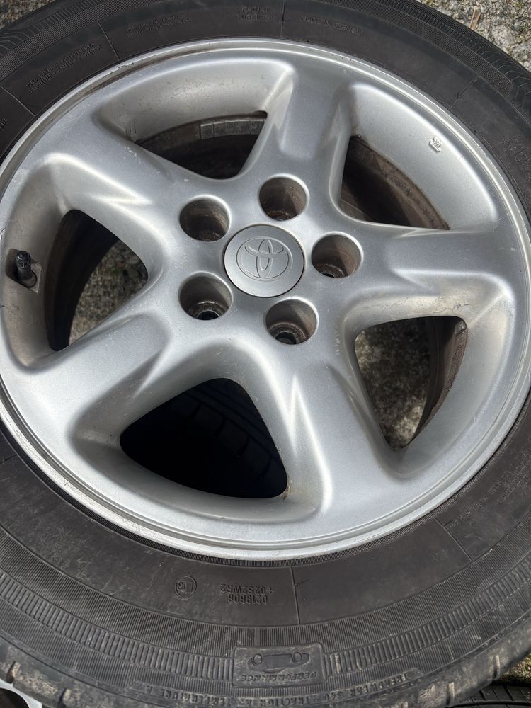 Kolo rav4 II z oponami