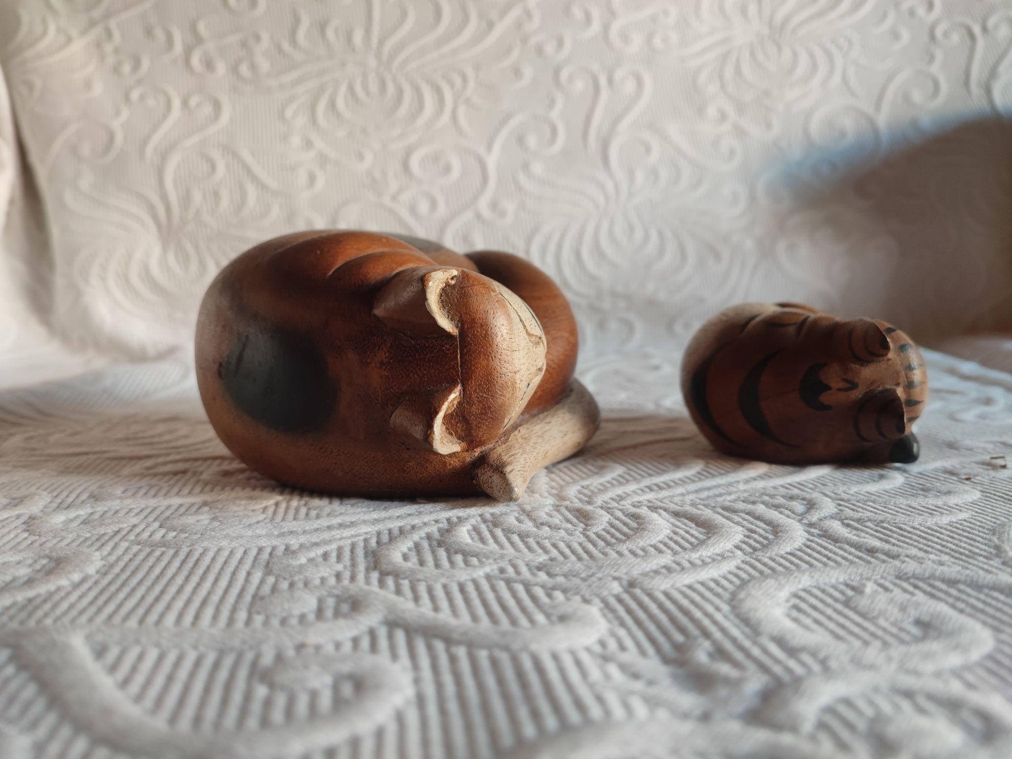 Par de gatinhos em madeira