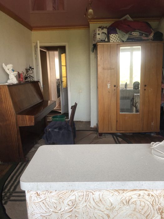 Продається дохкімнатна квартира без меблів ( в аренду не здається)