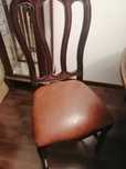 Vendo mesa de sala com pé de galo +6 cadeiras de napa com prego velho