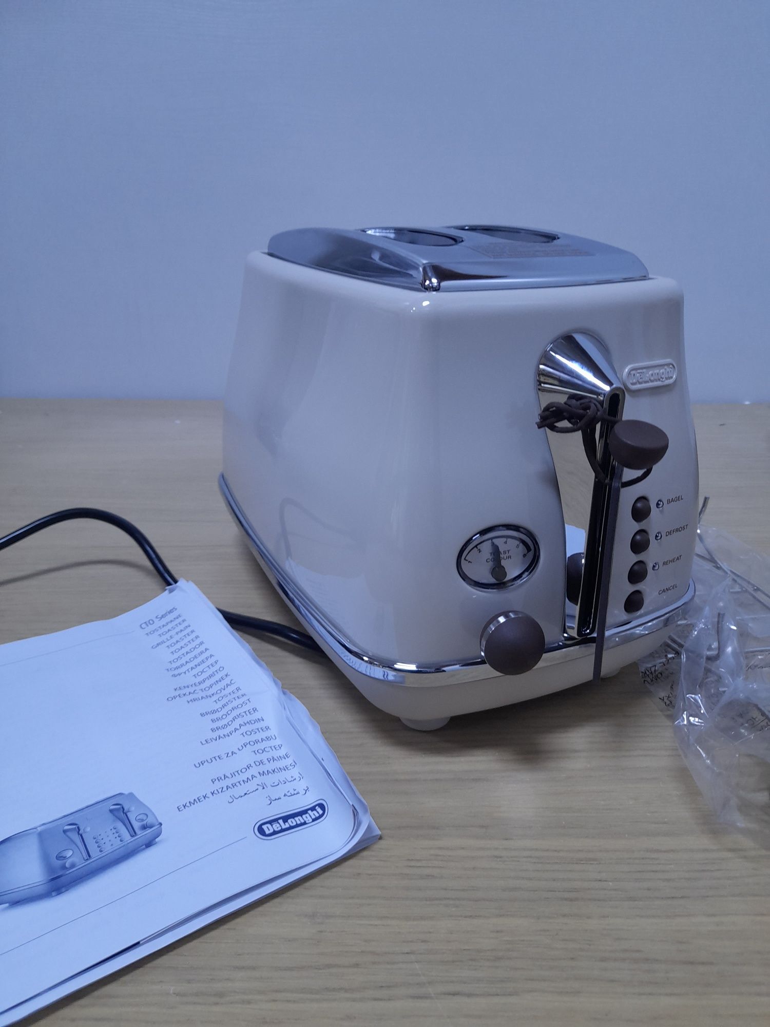 Тостер DeLonghi CTOV 2103 BG