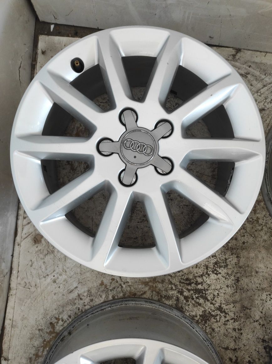 519 Felgi aluminiowe ORYGINAŁ AUDI R 16 5x112 otwór 66,6 Bardzo Ładne