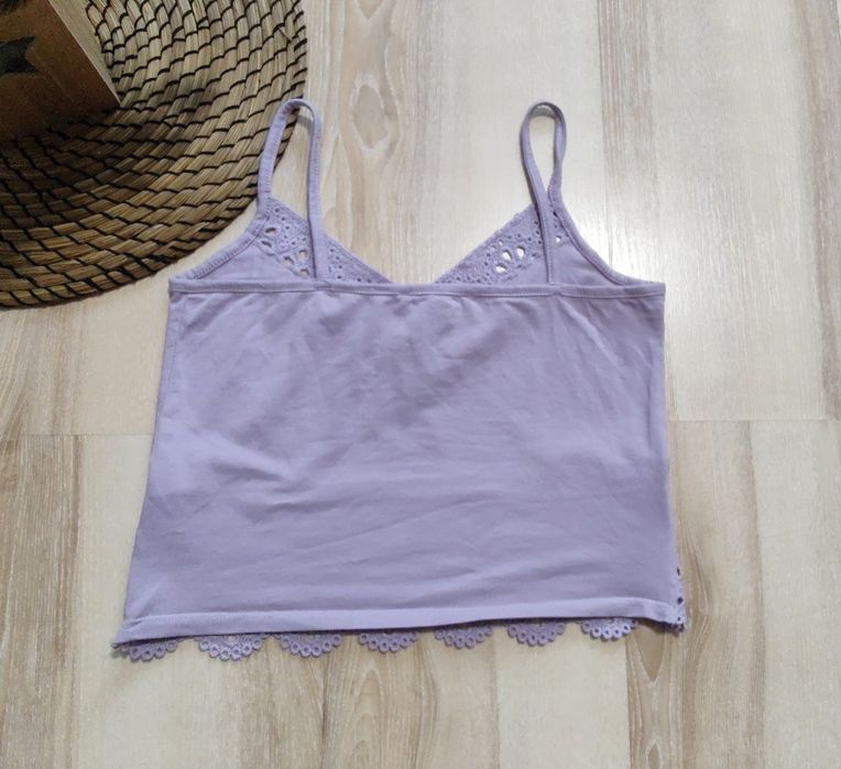Fioletowy liliowy crop top z haftem koronką 36 S Primark