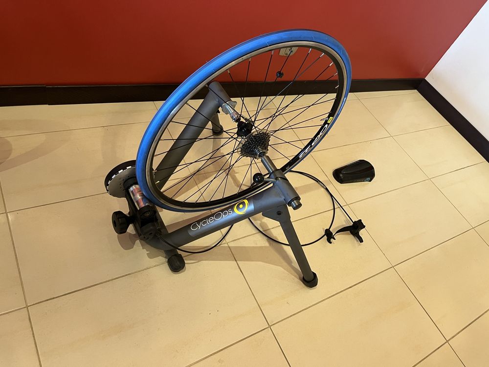 Trenażer magnetyczny do roweru
