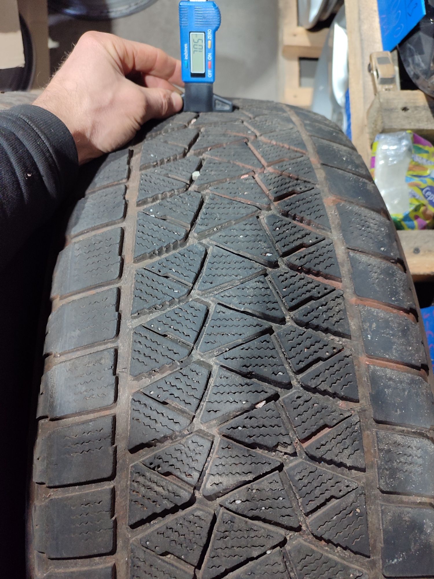 Резина зима 275.60.20 bridgestone