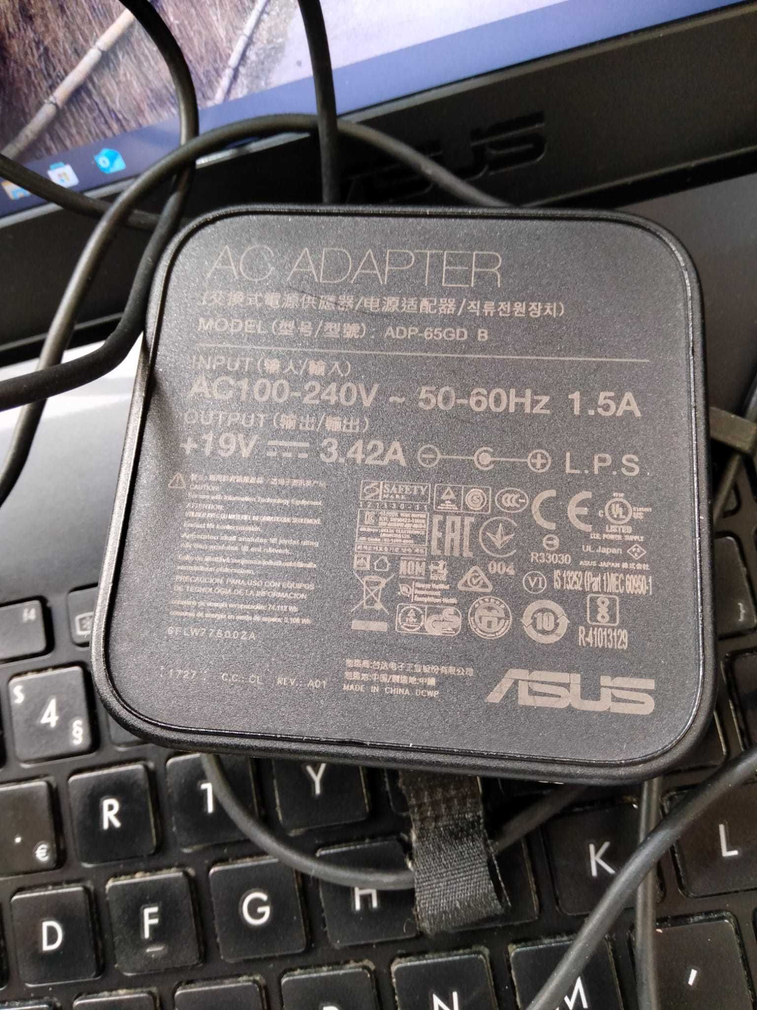 ASUS Laptop Intel Core i7 (7th Gen), 8GB RAM, 256GB SSD, computador