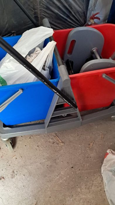 Vendo Carro limpeza