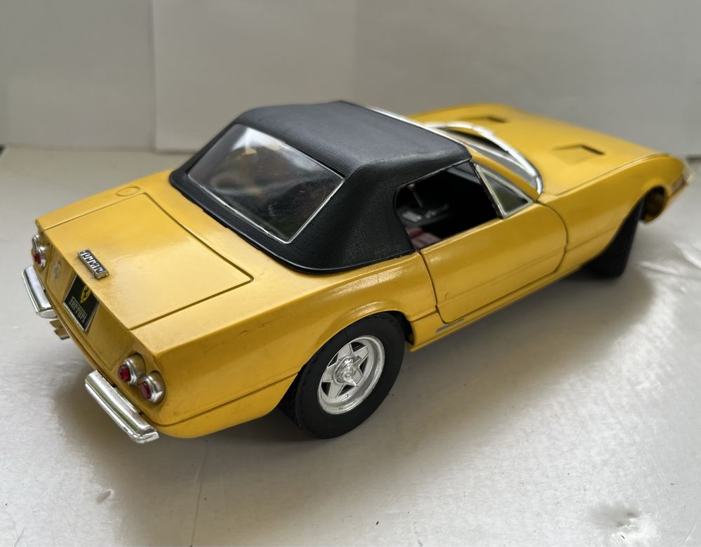 Model samochodu w skali 1:18 Ferrari 365 GTS Majorette Bburago Burago