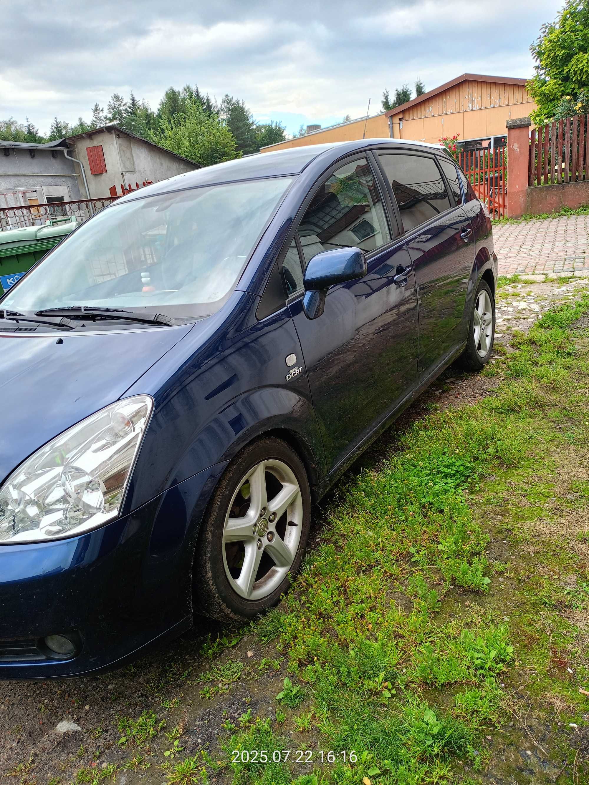 Toyota Corolla Verso 2,2  177 km 7 os. Bogate wyposażenie