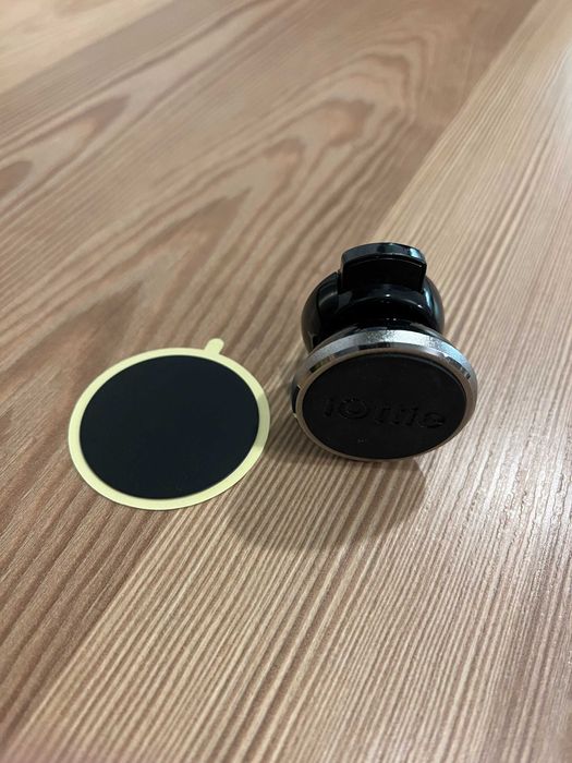 iOttie magnetyczny uchwyt samochodowy - bardzo dobry stan!