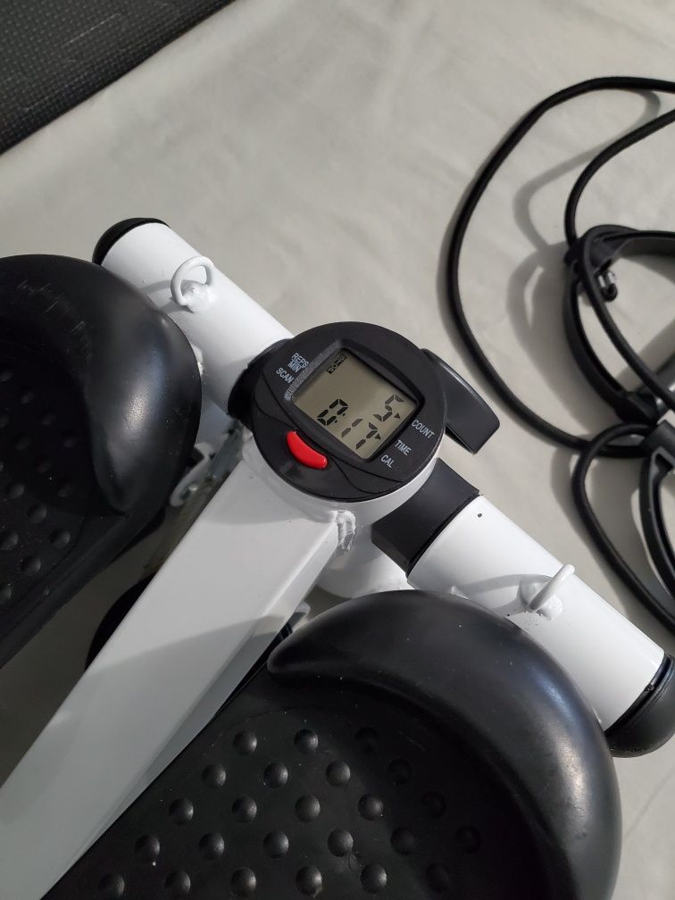 Stepper z linkami Pejevir 01