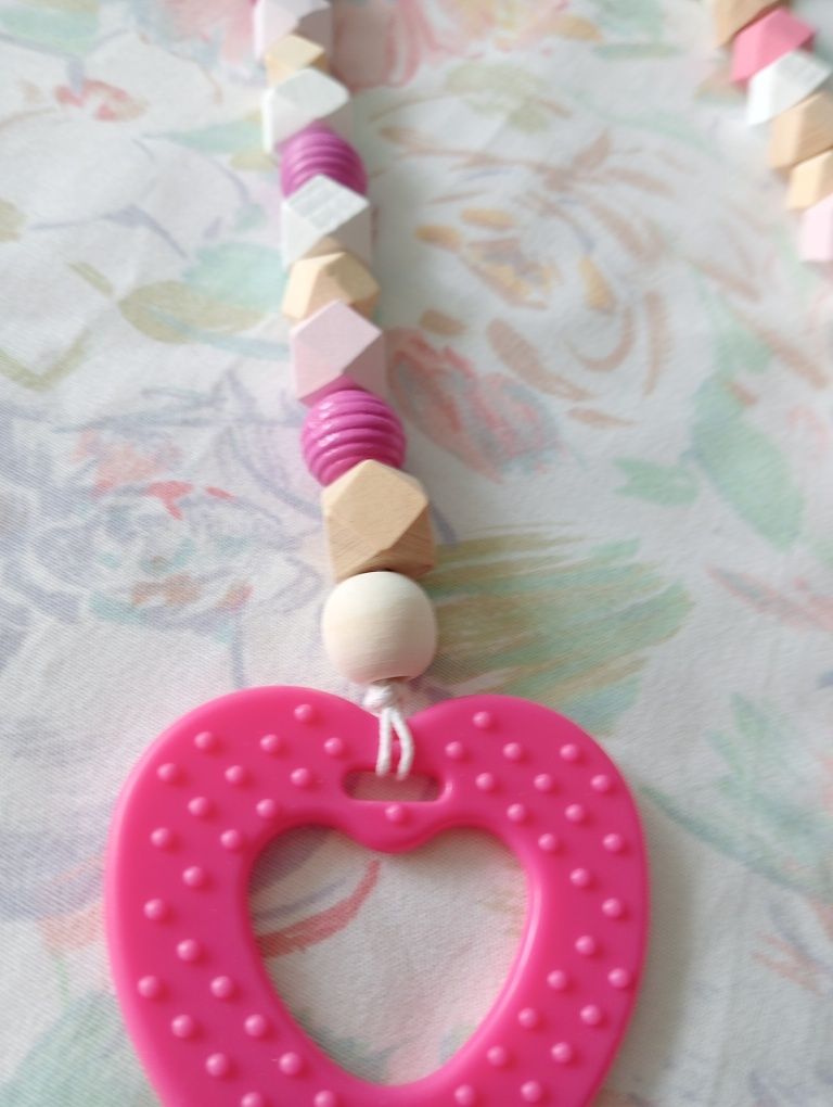 PROMOCJA Zestaw gryzaków, zawieszek Baby-Gym odcienie różu handmade