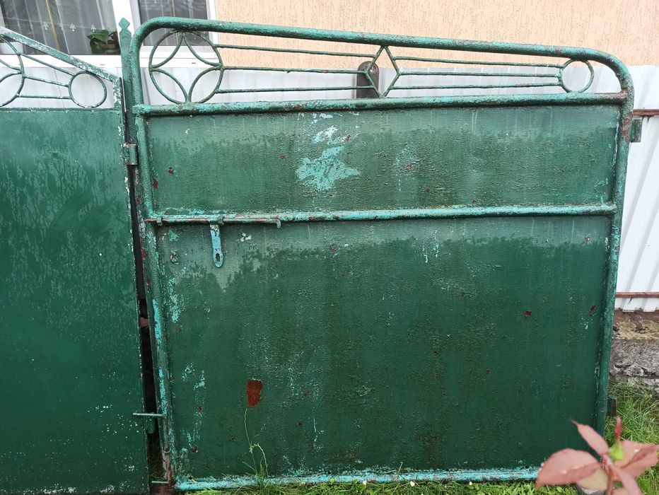 Брама металева з фірткою