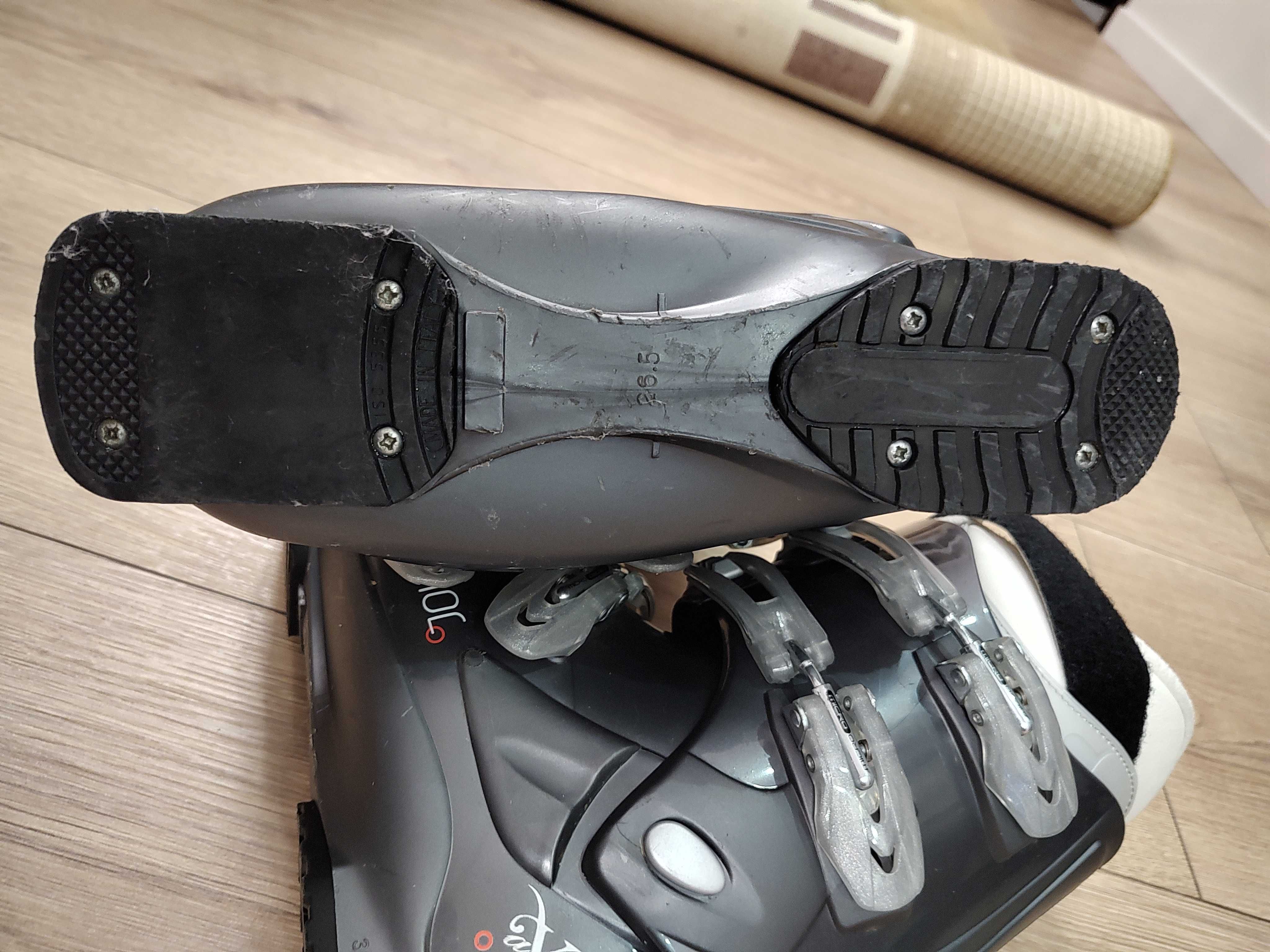 narty, buty, kask