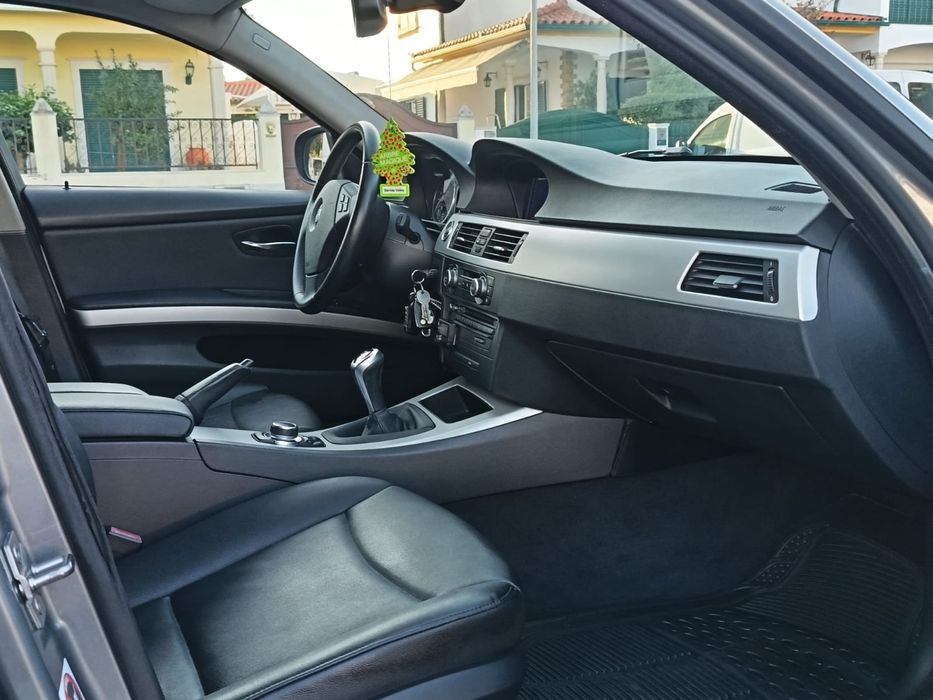 Bmw 320d touring LCI com navegação de 2011 impecável aceito retoma