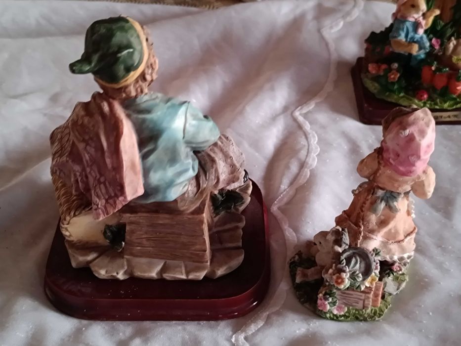 2 Estatuetas antigas em cerâmica