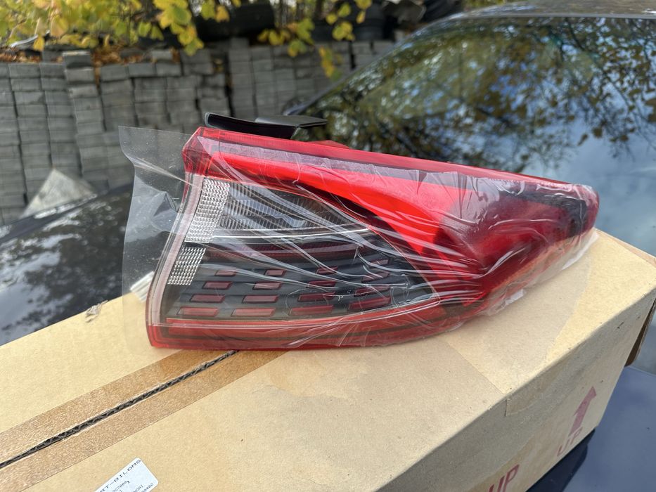 HYUNDAI IONiQ ELECTRIC lampa prawa tyl Europa Nowa