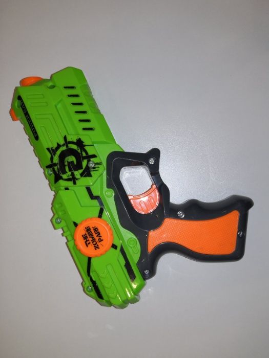 Бластер оружие пистолет с пульками
