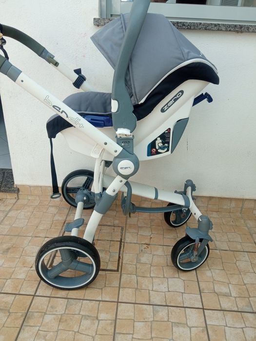 Carrinho bebé e ovinho