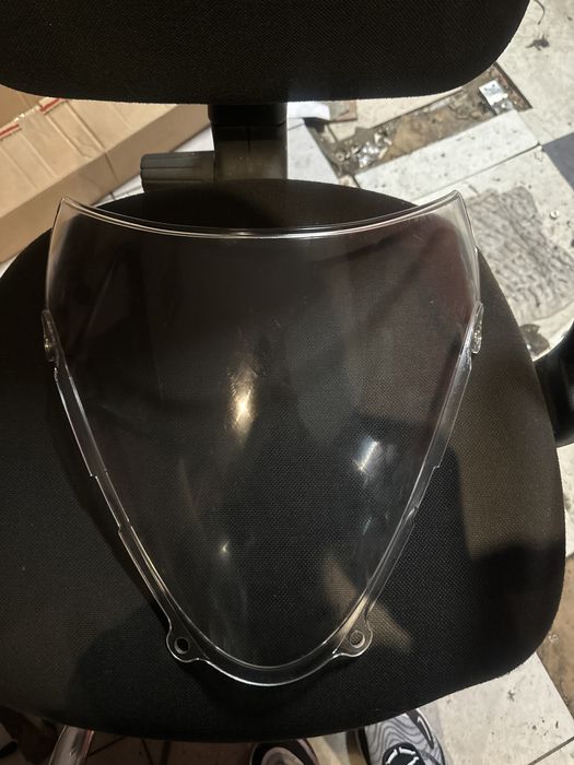 SUZUKI SV650 r98-02 SZYBA Owiewka Przód Z107