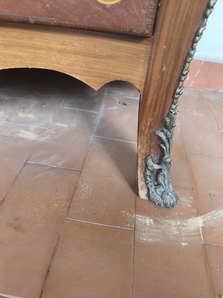Cómoda de barriga para restauro
