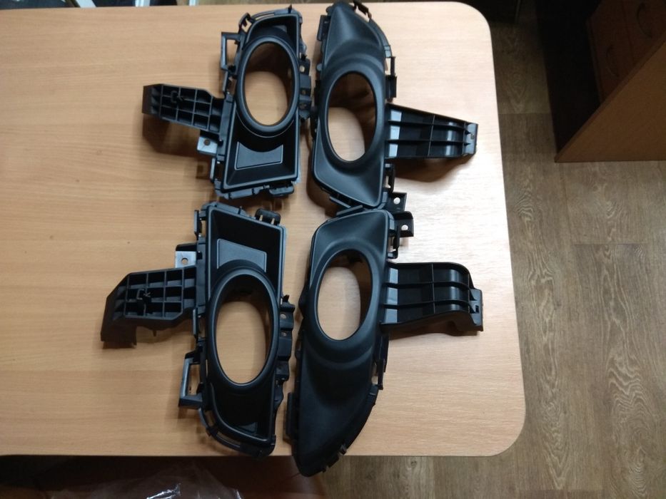 Рамка туманки Мазда 3 ВК 2003-2008 седан/хэтчбек