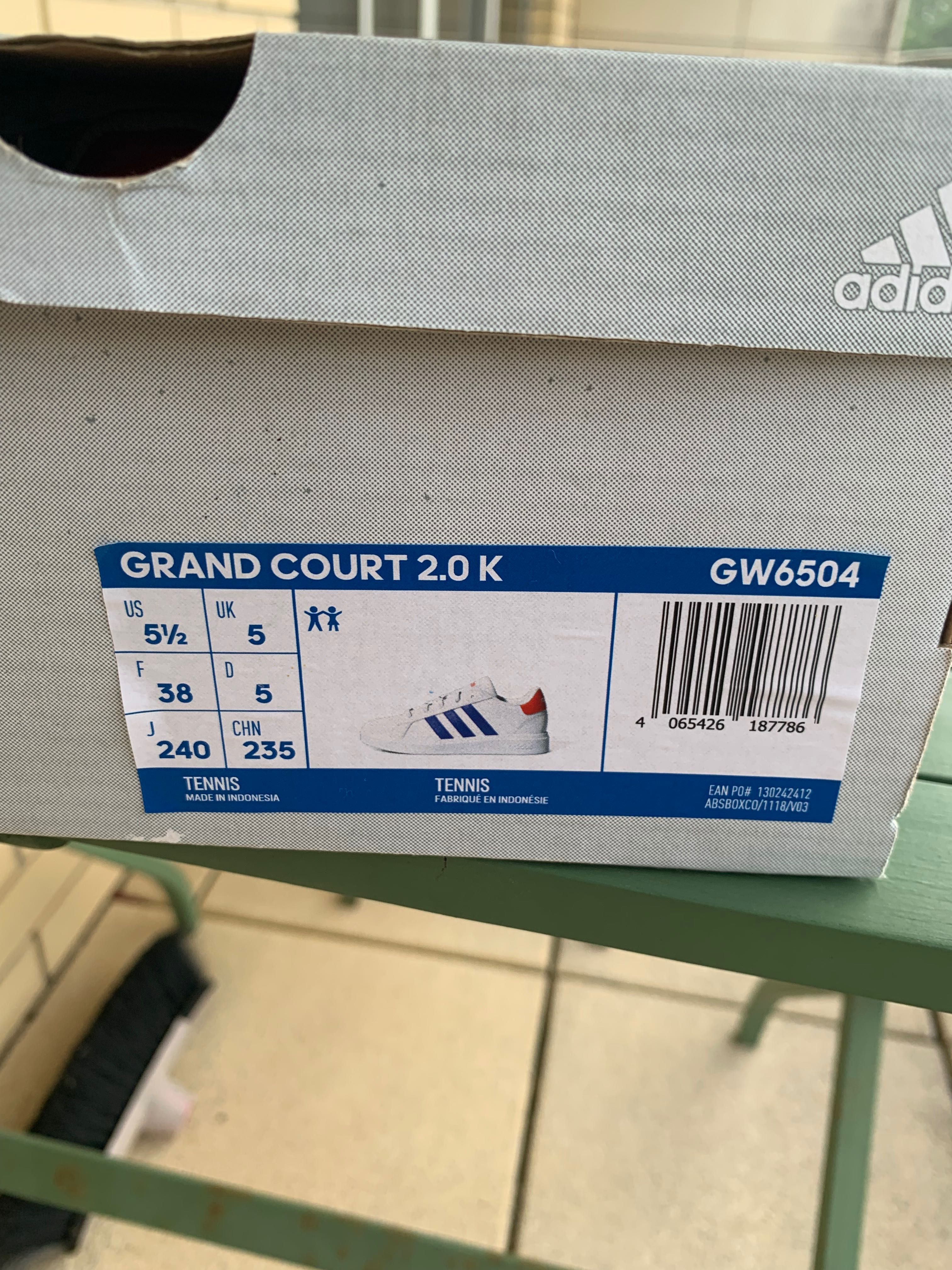 Sapatilhas adidas , tamanho 38, crianças / jovem