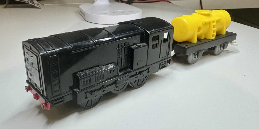 Tomek i Przyjaciele DIESEL z cysterną Trackmaster - TOMY rzadka wersja