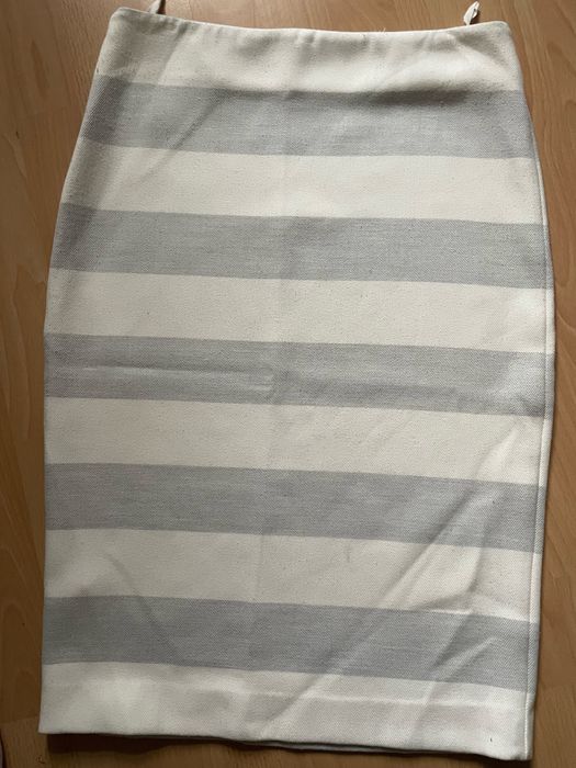 Спідниця жіноча у смужку Viktoria+Woods біла сіра юбка-карандаш довга